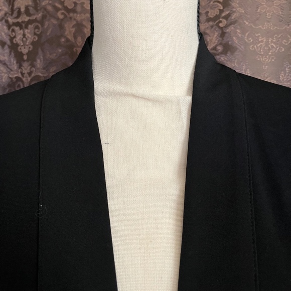 Calvin Klein Black Shrug 95% Poly 5% Spandex Size Large - Picture 7 of 9